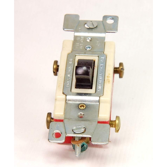 CHALLENGER - 1122 - 84286-0 - Silent Toggle / Rocker Wall Switch,  Double Pole, 20Amp 120/277VAC.